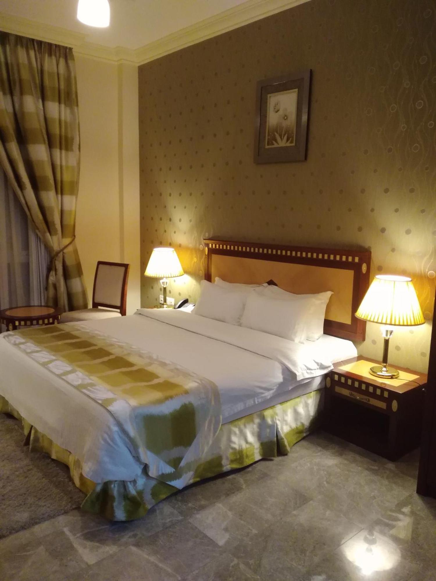 Pioneer Hotel Apartments Маскат Екстериор снимка