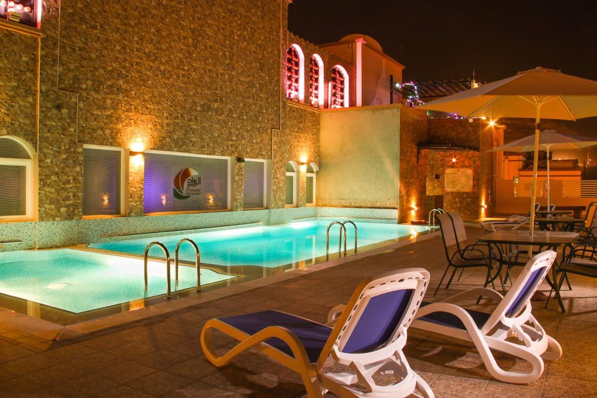Pioneer Hotel Apartments Маскат Екстериор снимка